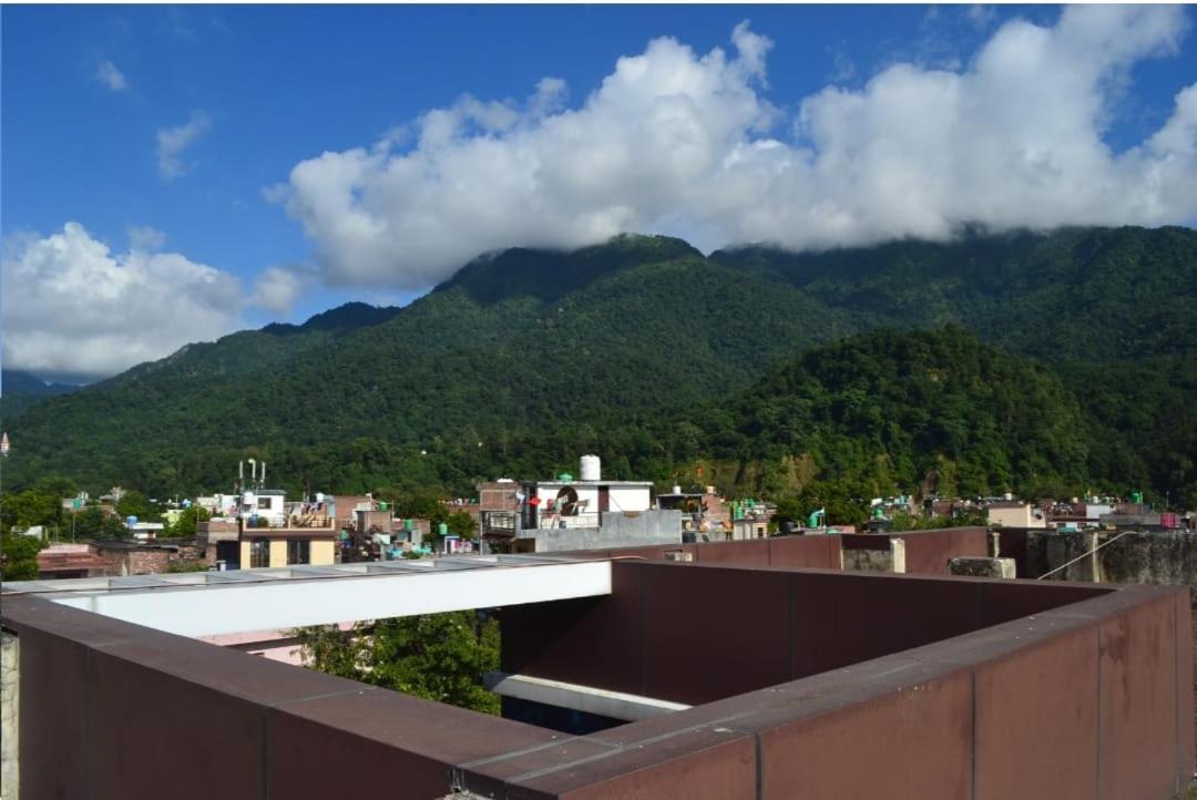 Hotel Atrium Inn Rishikesh Bagian luar foto
