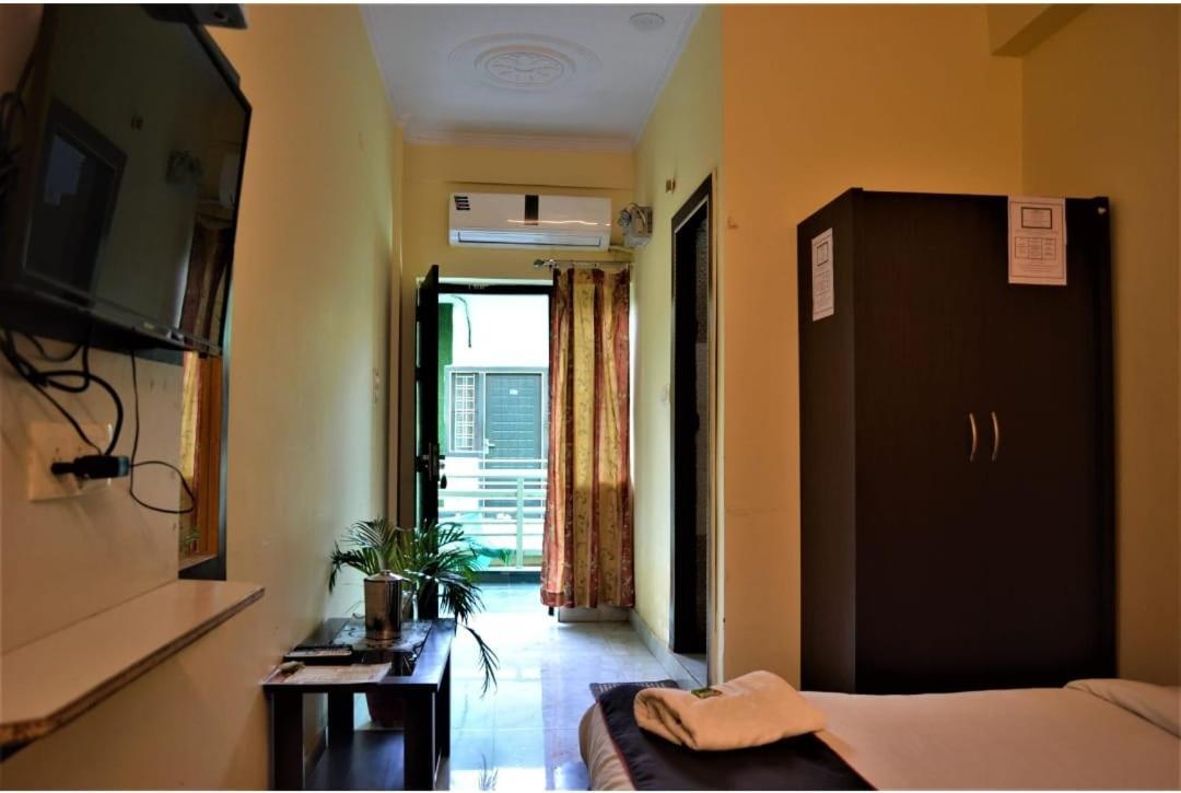 Hotel Atrium Inn Rishikesh Bagian luar foto