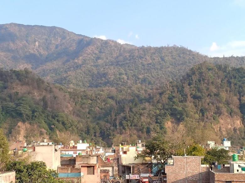 Hotel Atrium Inn Rishikesh Bagian luar foto